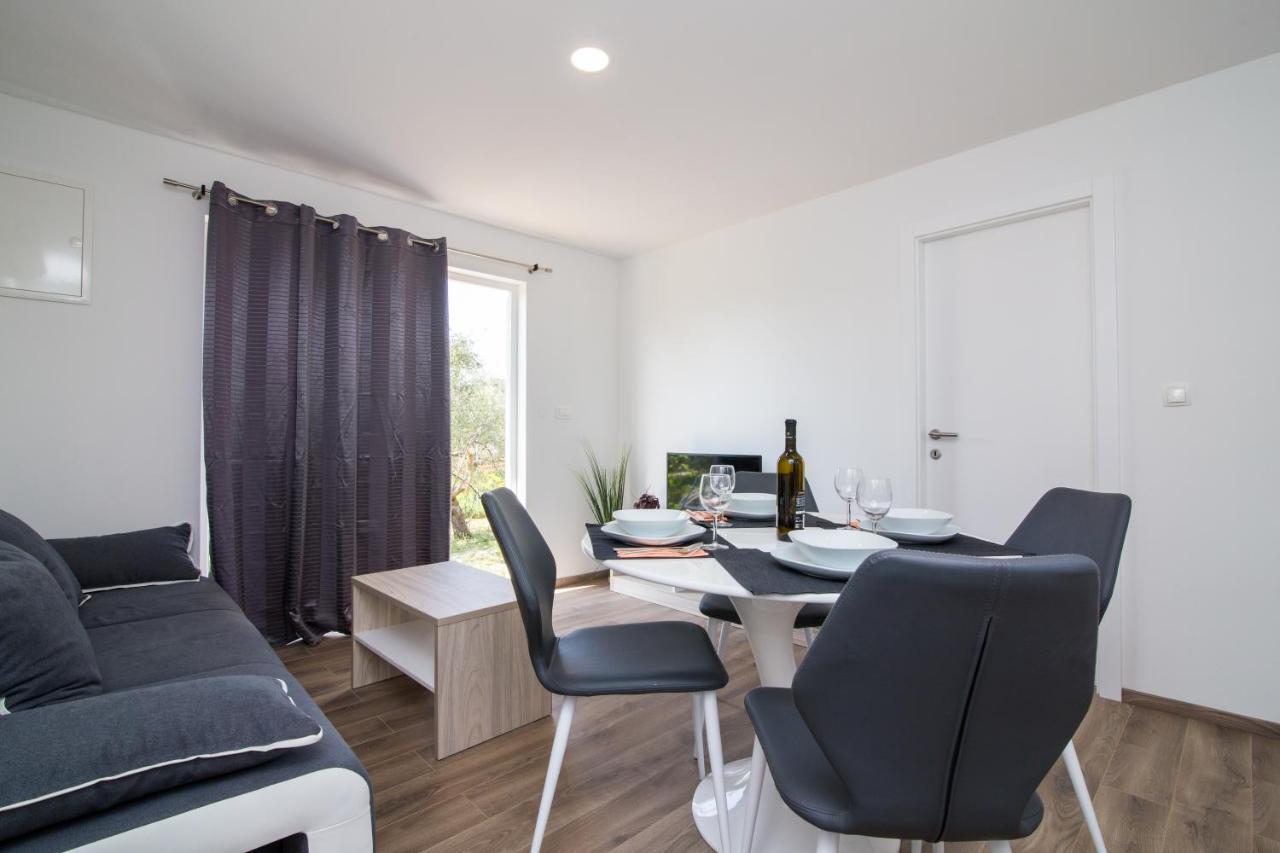 Luxury Mobile Homes Liza Biograd Na Moru Buitenkant foto